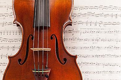 《生化危机9》新实机演示 女主被白裙女怪追逐